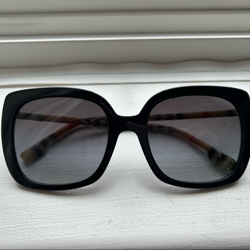 Burberry sunglasses